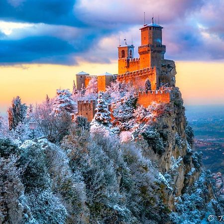 Hotel La Rocca San Marino Exterior foto