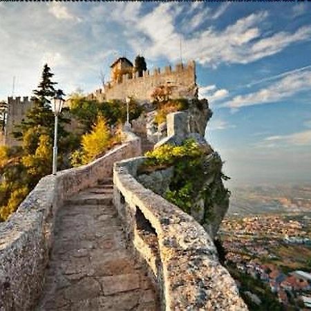 Hotel La Rocca San Marino Exterior foto