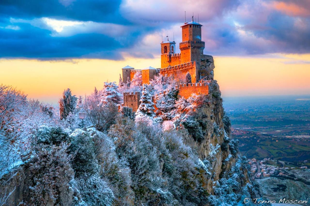 Hotel La Rocca San Marino Exterior foto