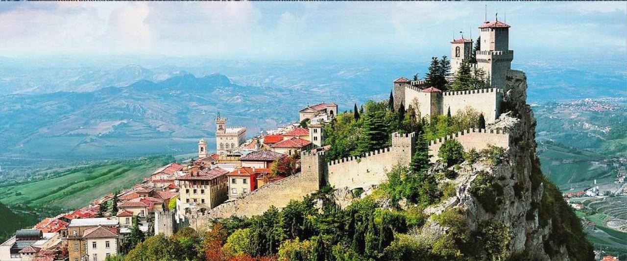 Hotel La Rocca San Marino Exterior foto